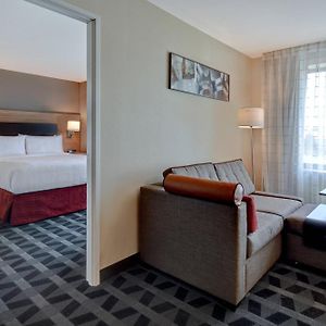 One-Bedroom King Suite